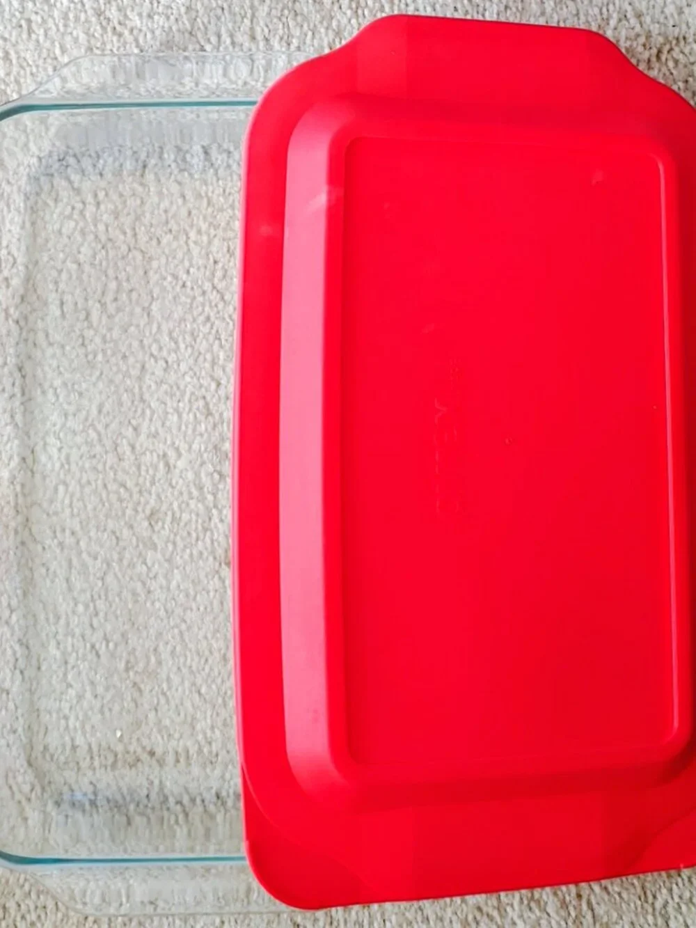 Pyrex 4-Piece Casserole Set with Lid, Insulated Floral Tote & Gel Pack (3 Qt.).